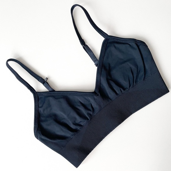 LULULEMON Ebb To Street Bra - Picture 2 of 13